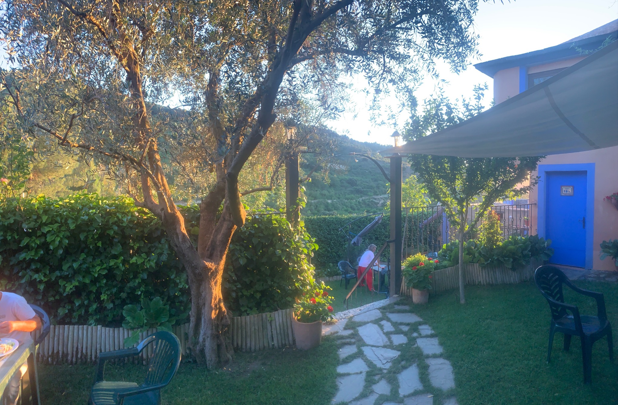Jardín exterior de lacasatoya